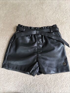Vegan leather shorts sz 9
